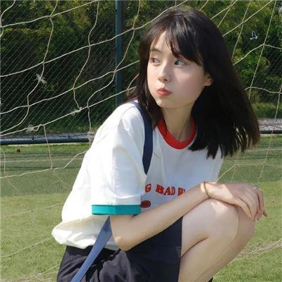 少年与水球